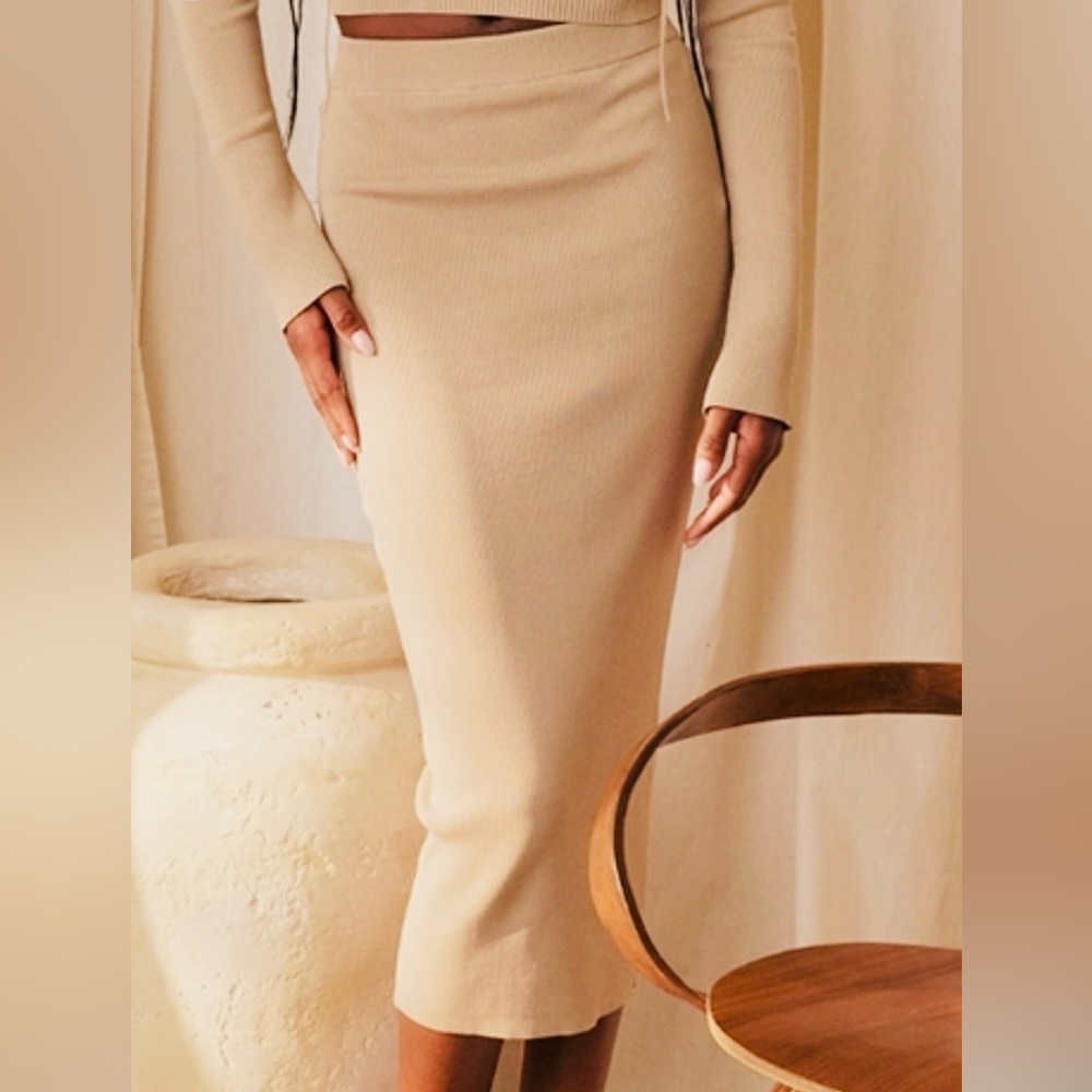 House of CB Cream Textured Pencil Skirt-High Waist-SM-NEW-Offers Welcomed